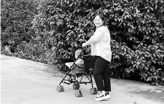 8年前在杭州因玻璃幕墻墜落而截肢的女孩，當(dāng)媽媽了！