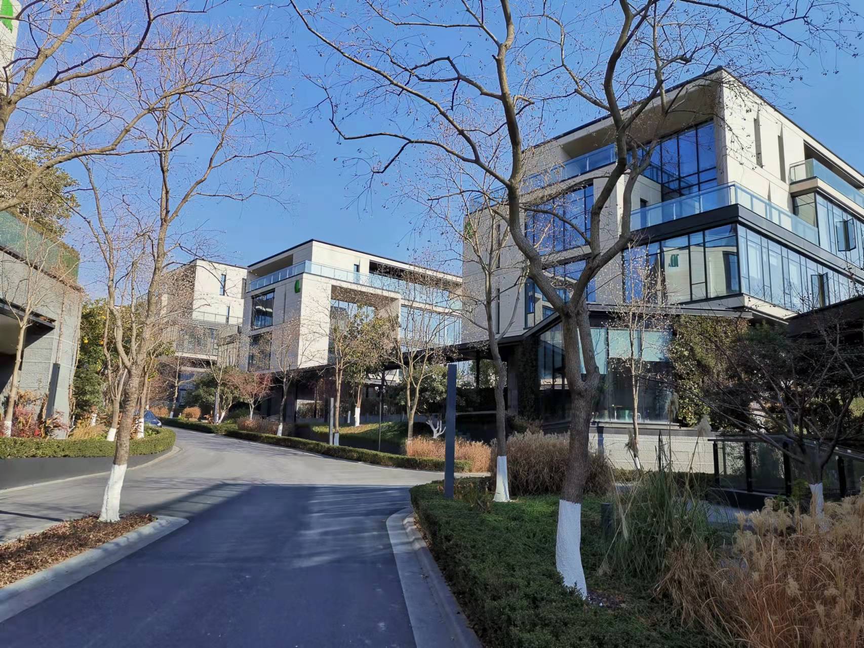 西創系統精制鋼幕墻型材觀賞及經濟效果顯而易見(圖2)